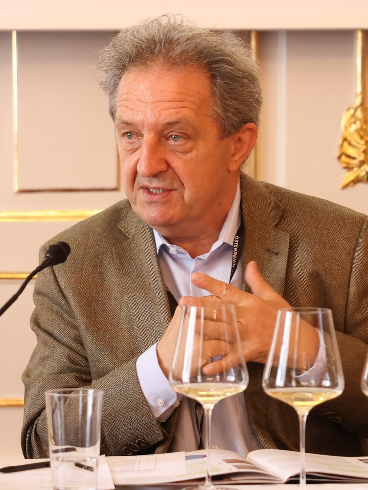 web220522 72KatharinaSchiffl 1773 1 WilliBalanjuk hochkant